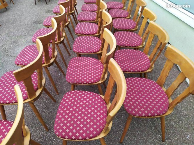 Lot de 20 chaises de bistrot bois avec coussin vintage année 7