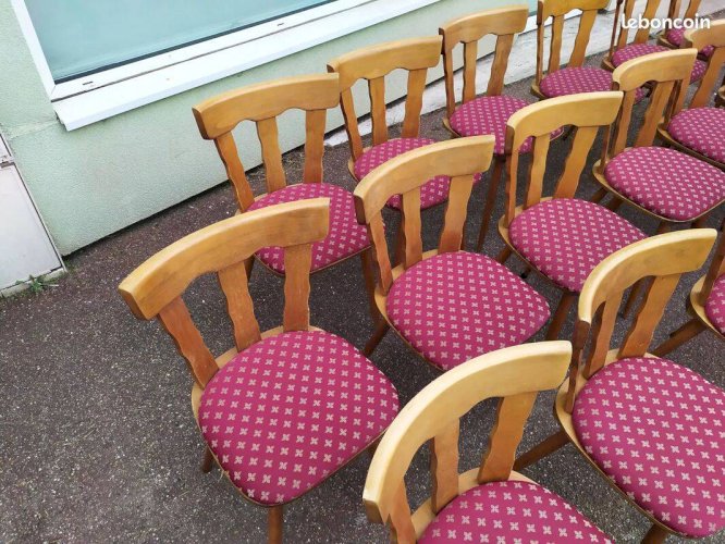 Lot de 20 chaises de bistrot bois avec coussin vintage année 7