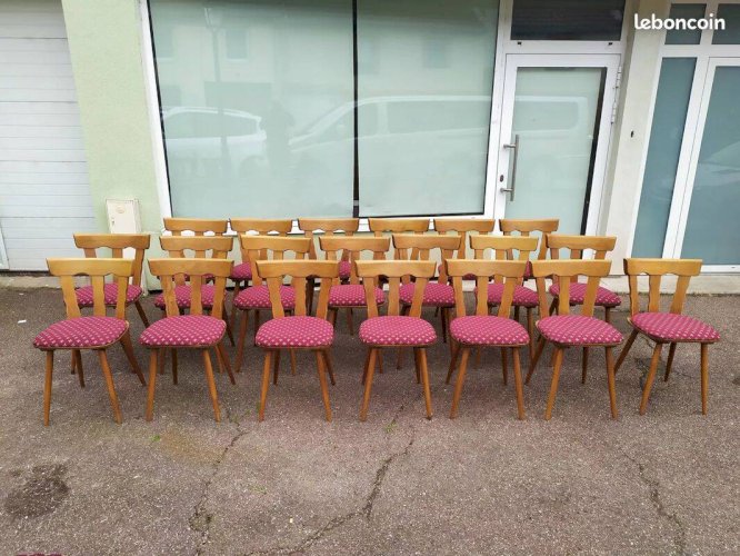 Lot de 20 chaises de bistrot bois avec coussin vintage année 7