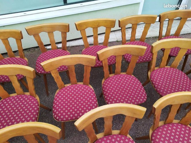 Lot de 20 chaises de bistrot bois avec coussin vintage année 7