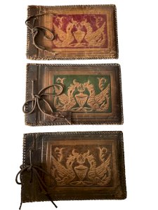 lot de 3  Albums Photos en cuir repoussé decor de dragon dans leur jus