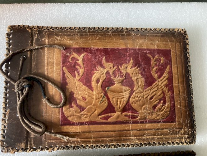 lot de 3  Albums Photos en cuir repoussé decor de dragon dans leur jus