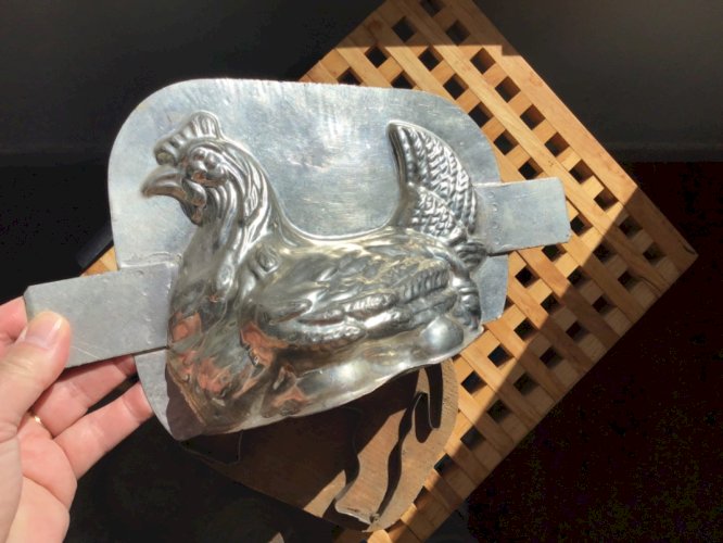 Lot de 3 ANCIEN MOULE en fer POUR CHOCOLAT forme poule et âne.