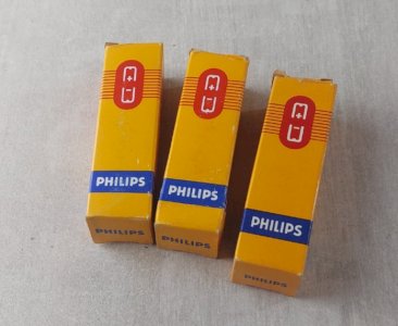 Set of 3 vintage lamps / bulbs, radio tubes, Philips PCL86