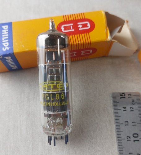 Lot de 3 anciennes lampes / ampoules, tubes radio, Philips PCL86