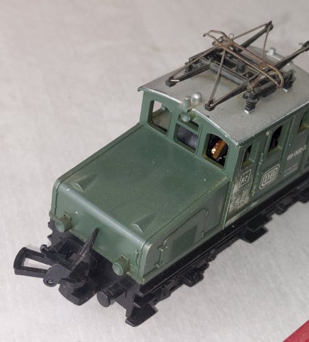 Lot de 3 anciennes locomotives Diesel + électrique, dont Lima, en HO