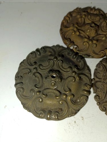 lot de 3 anciennes poignee de porte decor rosace en laiton en bon etat