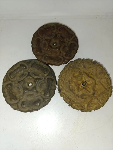 lot de 3 anciennes poignee de porte decor rosace en laiton en bon etat