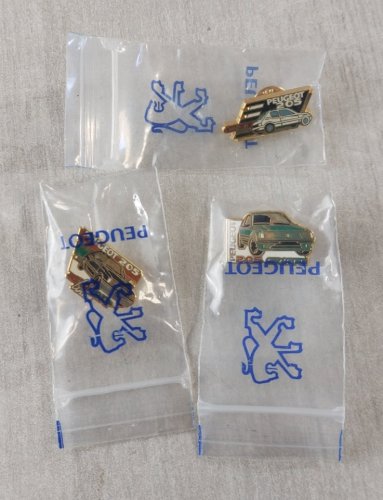 Lot de 3 anciens pins pins, Peugeot 205 GTI Griffe, Color Line, GTI, vintage ^
