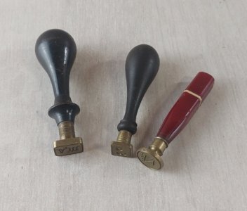 Set of 3 antique seals / wax stamps