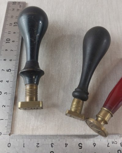 Lot de 3 anciens sceaux / cachets à cire