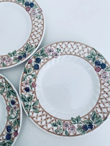 Lot de 3 Assiettes à Dessert Churchill England - Modèle Bramble Vintage