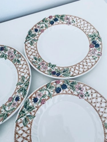 Lot de 3 Assiettes à Dessert Churchill England - Modèle Bramble Vintage