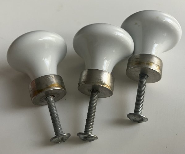 lot de 3 boutons de tiroir en porcelaine et laiton argente
