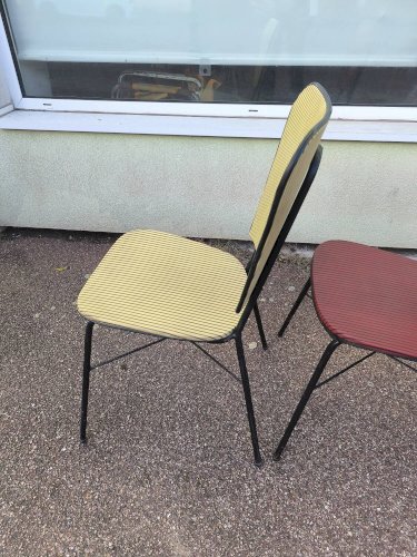 Lot de 3 chaises vintage skaï jaune rouge