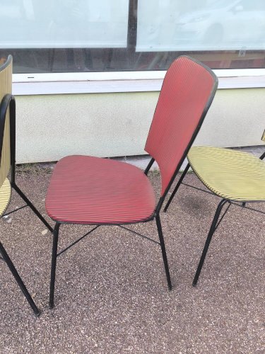 Lot de 3 chaises vintage skaï jaune rouge