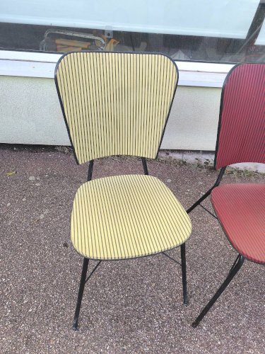 Lot de 3 chaises vintage skaï jaune rouge