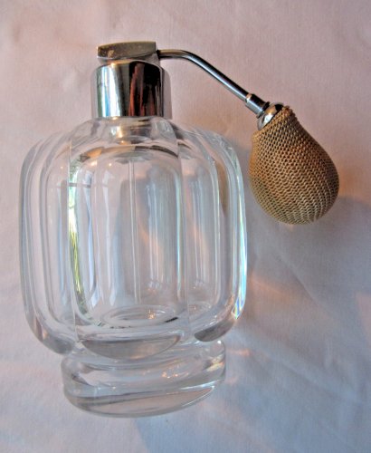 Lot de 3 flacons atomiseurs à parfum, cristal Baccarat: modéle Malmaison, signés