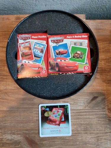Lot de 3 jeux de cartes cars dans coffret style pneu  en bon état