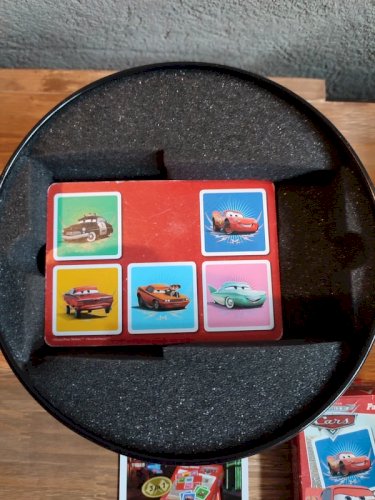 Lot de 3 jeux de cartes cars dans coffret style pneu  en bon état