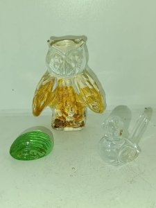 set of 3 small glass sculptures in good condition