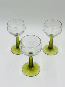 Set of 3 smooth Roemer wine glasses