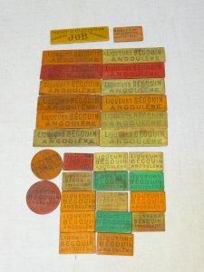-LOT de 30 JETONS PUBLICITAIRES LIQUEUR BEGOUIN ANGOULEME JEUX ANCIENS    D