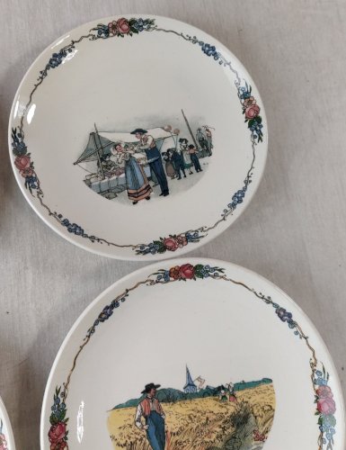 Lot de 4 anciennes assiettes à pain, décor Obernai, céramique de Sarreguemines