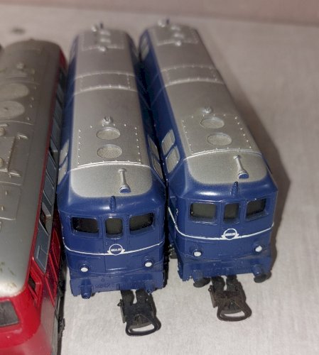 Lot de 4 anciennes locomotives Diesel, Lima, en HO