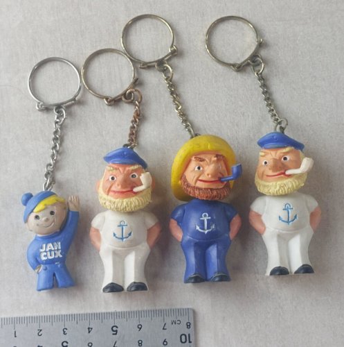 Lot de 4 anciens portes clés, marins fumant pipe, plastique mou, vintage