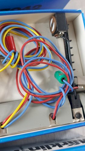 Lot de 4 anciens signaux de manoeuvre, Märklin, 7045, en HO