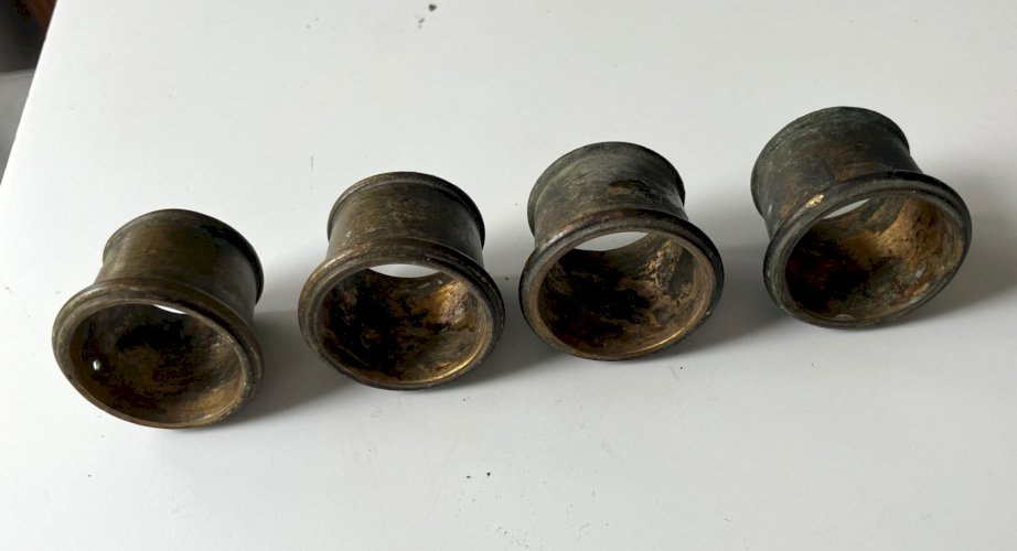 lot de 4 bagues en bronze pour pieds de meuble ou colonnes de pendule