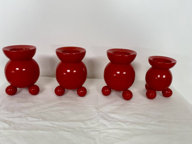 Lot de 4 bougeoirs suédois en bois – Années 50