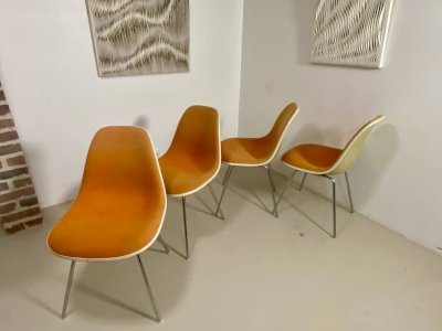 Lot de 4 chaises DSW Eames – Herman Miller (1952)