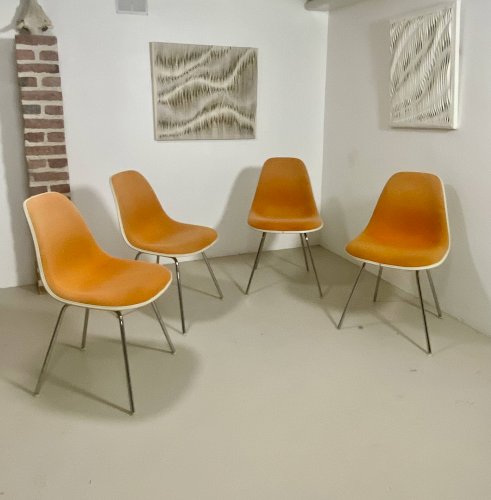 Lot de 4 chaises DSW Eames – Herman Miller (1952)
