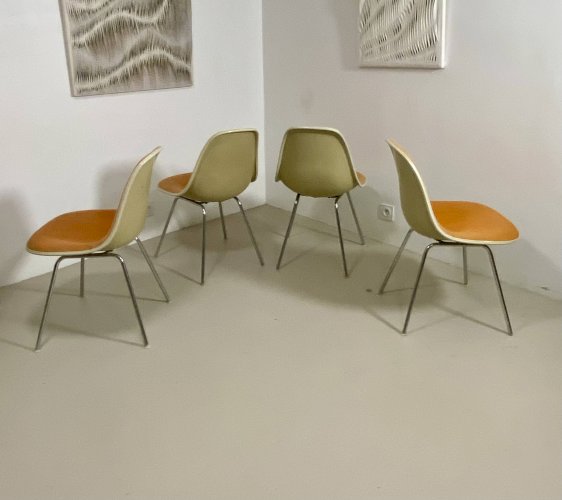 Lot de 4 chaises DSW Eames – Herman Miller (1952)