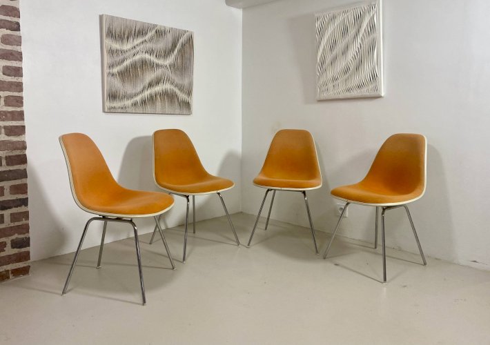 Lot de 4 chaises DSW Eames – Herman Miller (1952)