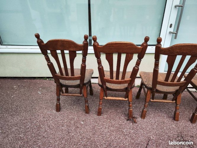 Lot de 4 chaises en bois massif