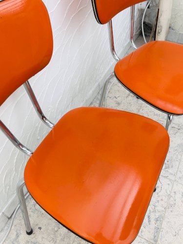 Lot de 4 chaises en skaï orange
