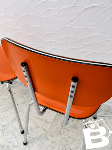 Lot de 4 chaises en skaï orange