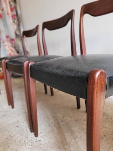 Lot de 4 chaises vintage style Niels Otto Moller
