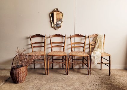 Lot de 4 chaises volantes Louis XVI