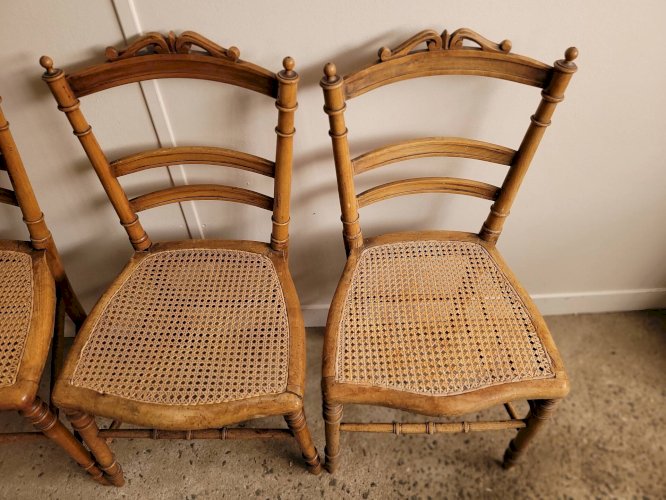 Lot de 4 chaises volantes Louis XVI