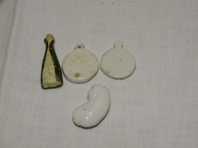 -LOT de 4 FEVES FORME TREFLE 13 CHAMPAGNE BB 1ére EPOQUE COLLECTION VITRINE