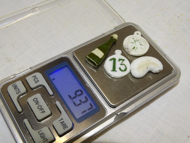 -LOT de 4 FEVES FORME TREFLE 13 CHAMPAGNE BB 1ére EPOQUE COLLECTION VITRINE