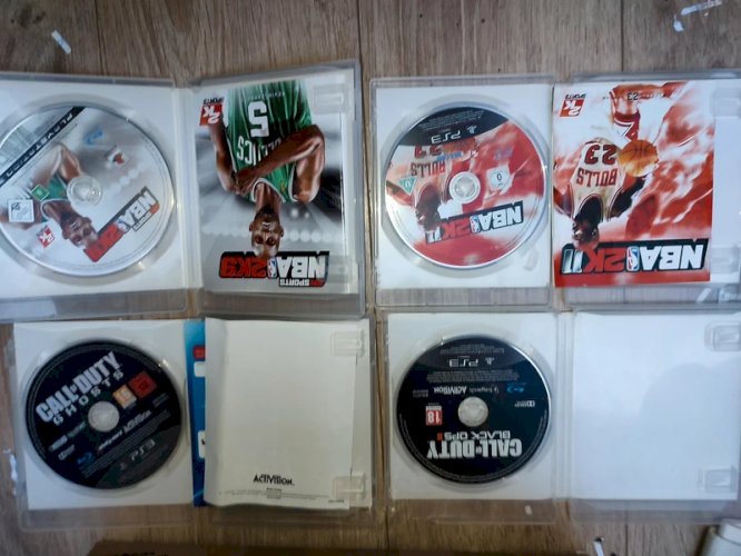 Lot de 4 jeux de ps3 dont call of duty en bon etat