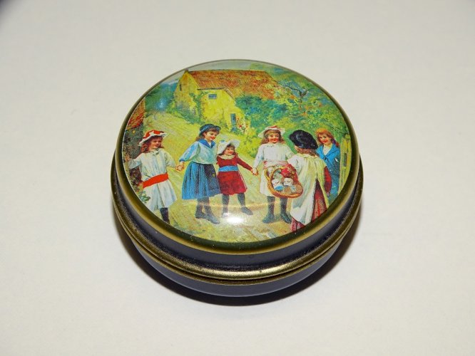 -LOT de 4 PETITES BOITES 1 ZAN 1 FIRMA J et 2 Plus récentes BOITES A PILULES   D