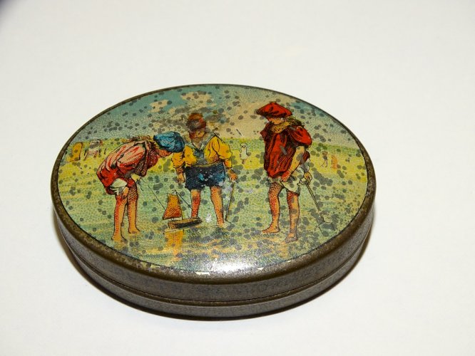 -LOT de 4 PETITES BOITES 1 ZAN 1 FIRMA J et 2 Plus récentes BOITES A PILULES   D