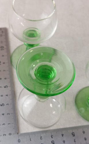 Lot de 4 petits verres à liqueur / alcool, Roemer Alsace ^