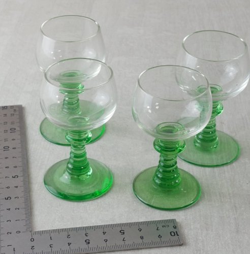 Lot de 4 petits verres à liqueur / alcool, Roemer Alsace ^